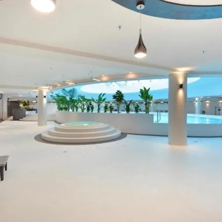 Hanza Tower 24 Pool & Jacussi Appartamento Stettino